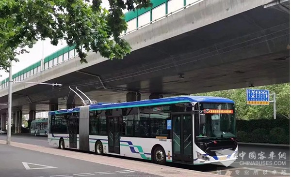 凱博易控 無(wú)軌電車(chē) 集電架 自動(dòng)升降