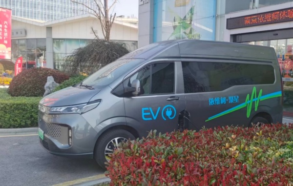 創(chuàng)業(yè)者一年狂省4萬！依維柯聚星EV“油電同價”實惠到家