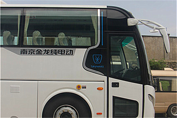 南京金龍NJL6117BEV13客車(chē)（純電動(dòng)24-53座）